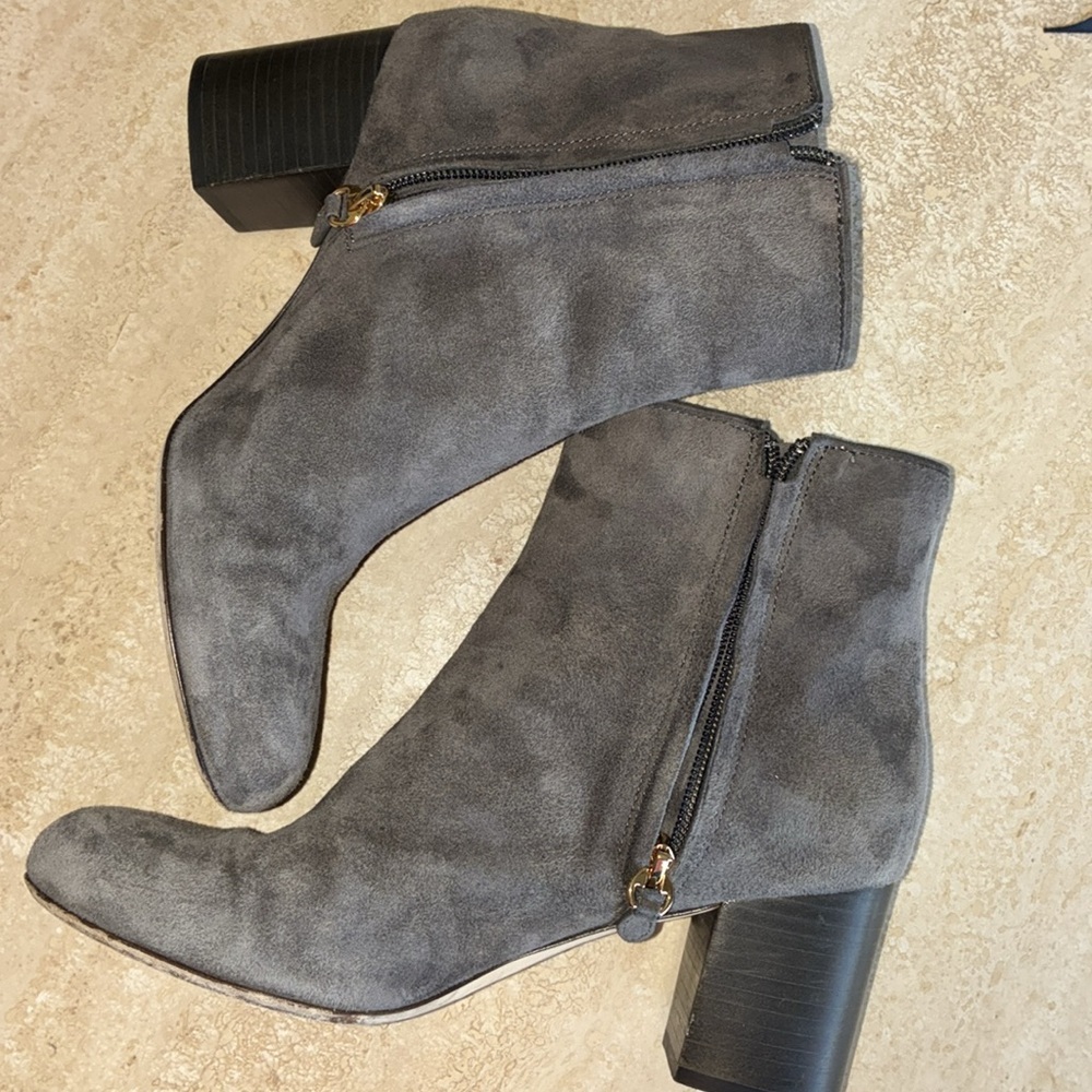 DIANE VAN FURSTENBERG grey suede ankle boot, inside zip, block heel 37.5 DVF - Picture 5 of 16